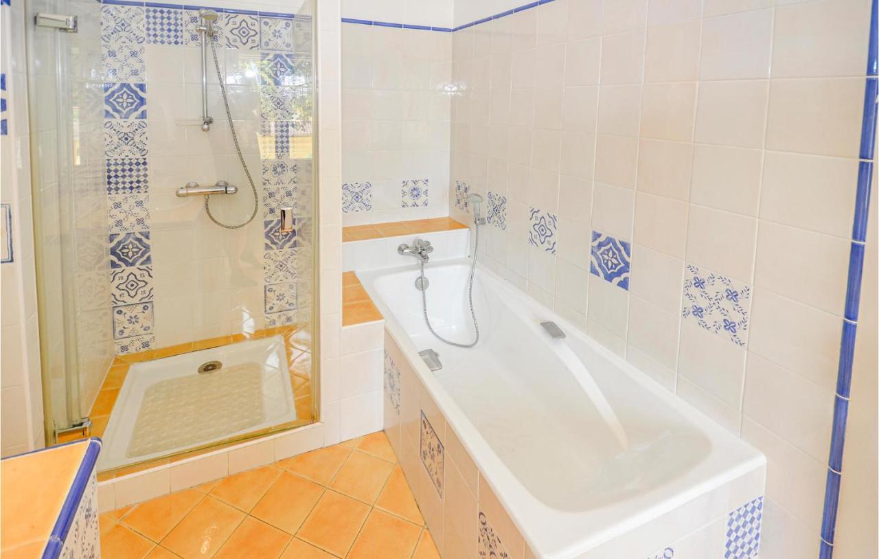 3 Bedroom Awesome Home In Chateuneuf De Gadagne Chateauneuf-de-Gadagne Exterior photo